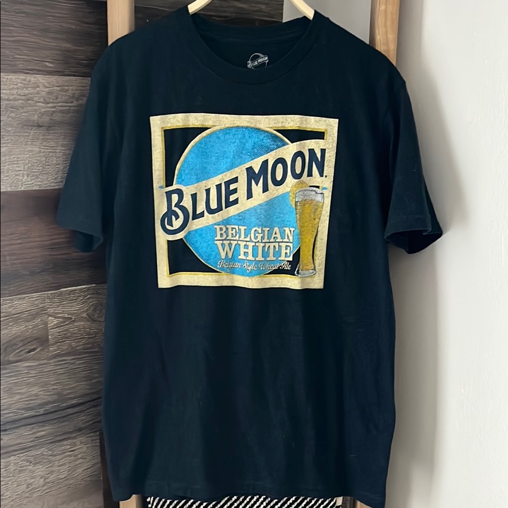 Blue Moon Grahic Tee 🌕